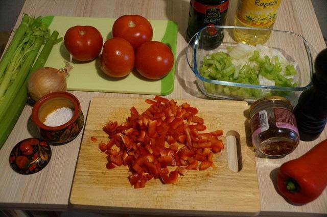 ensalada de tomate y pimiento rojo