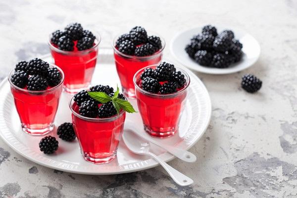 jelly in cups
