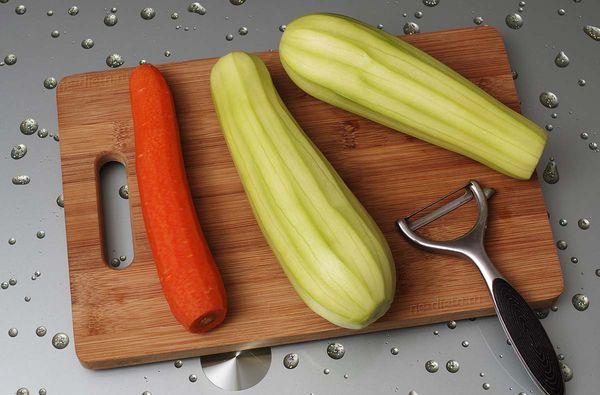 calabacín y zanahorias