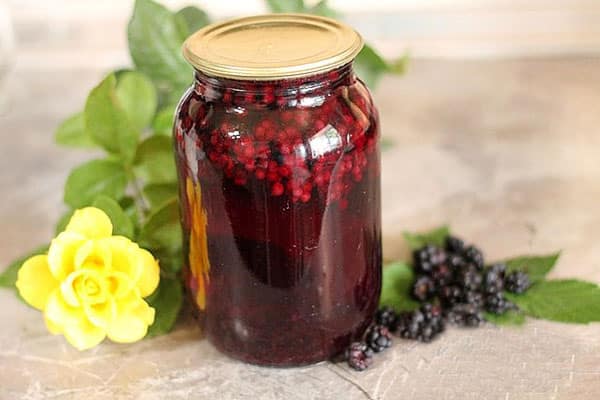 compote with blackberries