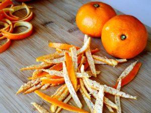 2 schnelle Rezepte für kandierte Mandarinenschalen zu Hause