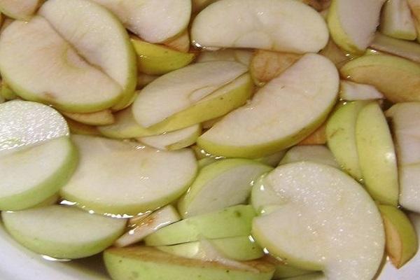 izrezati jabuke