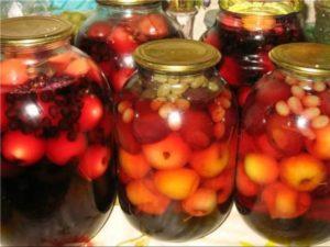 TOP 4 przepisy na wykonanie kompotu jagodowego na zimę bez sterylizacji