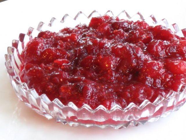jam with apples and raspberries