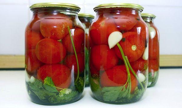 konservuoti pomidorai