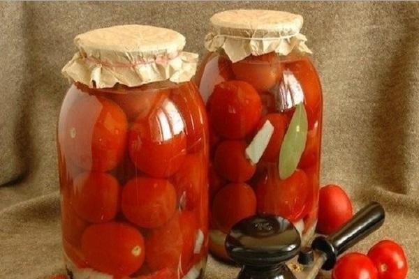 tomatoes with onions