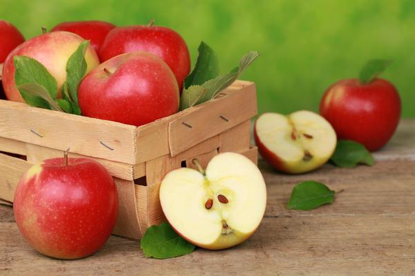 12 labākās receptes dzintara ābolu šķēlīšu pagatavošanai ziemai