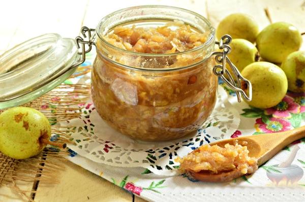 jam with raisins and pears