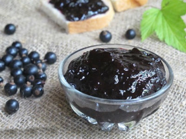 gooseberry jelly with black currant