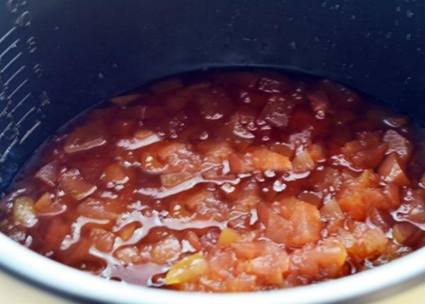 Apple jam in a slow cooker