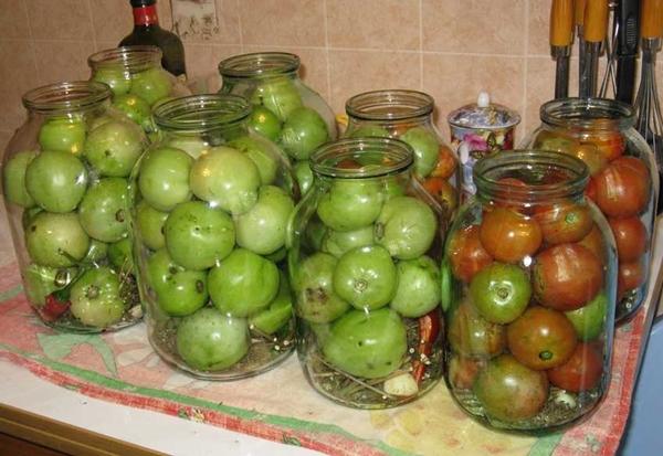 Häll gröna tomater