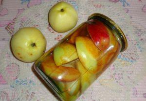 8 bedste opskrifter på at fremstille æbler i sirup til vinteren