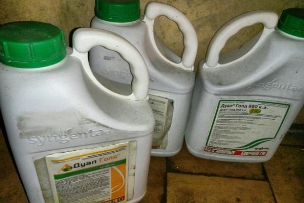 herbicyd w butelkach