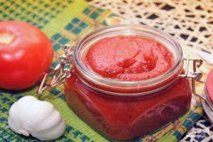 TOP 3 Rezepte für Tomatenpüree zu Hause für den Winter