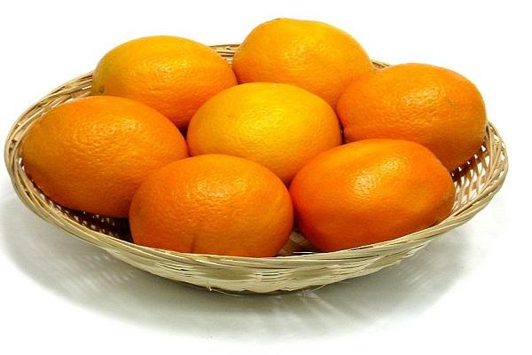 apelsinų krepšyje