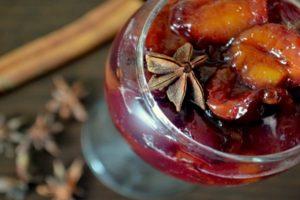 Žingsnis po žingsnio persikų uogienės ir slyvų paruošimo žiemai receptas