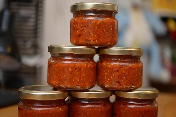  ajvar with tomatoes