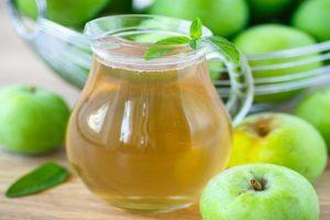 Step-by-step recipe for making apple compote without sugar for the winter