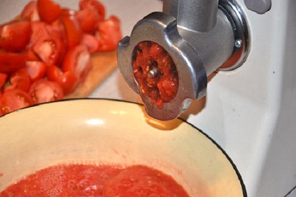 jauhaa tomaatit