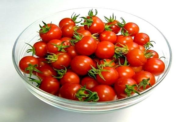 červené paradajky