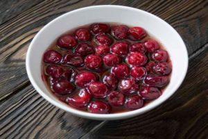 Step-by-step recipe for making cherries in pitted syrup for the winter