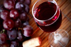 TOP 7 receptov na výrobu červeného hroznového vína doma