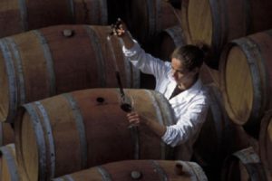 Warum hausgemachter Wein bitter schmecken kann und wie man ihn am besten repariert