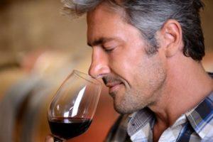 מדוע יין תוצרת בית מריח כמו מחית, איך מסירים את ריח השמרים ושיטות הניקוי