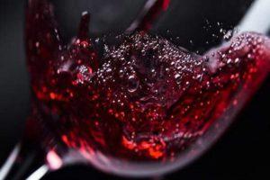Što određuje i kako provjeriti koliko ima stupnjeva u domaćem vinu