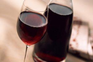 6 מתכוני יין הענבים השחורים הטובים ביותר