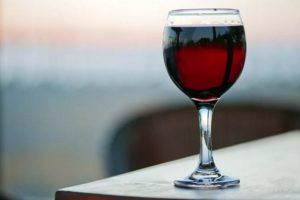 TOP 6 receptes vīna pagatavošanai no rozīnēm mājās