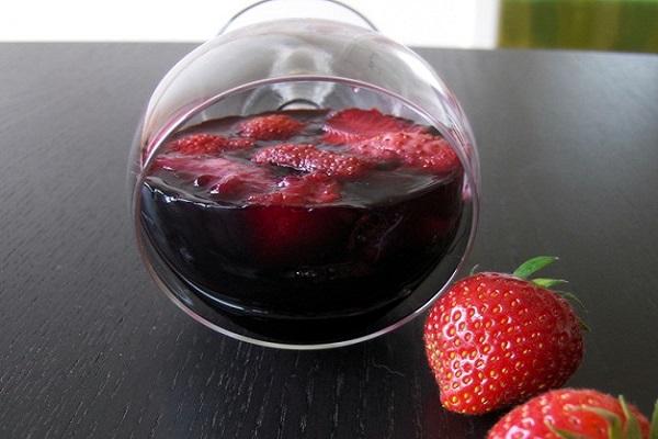 berries in wine