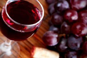 Evde donmuş üzümlerden şarap yapma teknolojisi