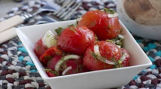 konserverade skalade tomater